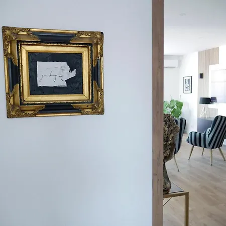 Le Penthouse Des Halles شقة *